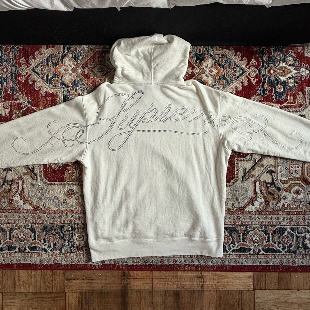 SUPREME HOODIE